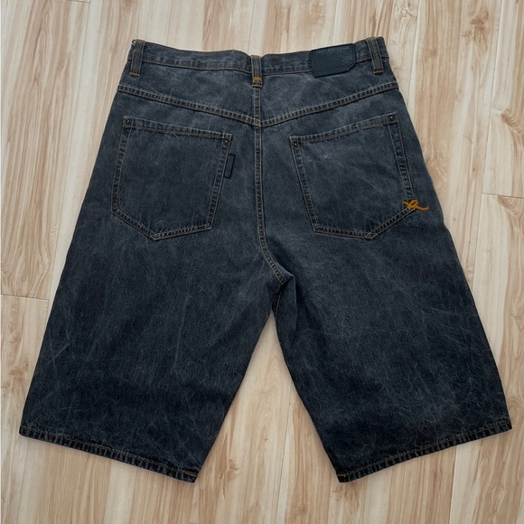 Rocawear Baggy Jean Shorts - Picture 2 of 8